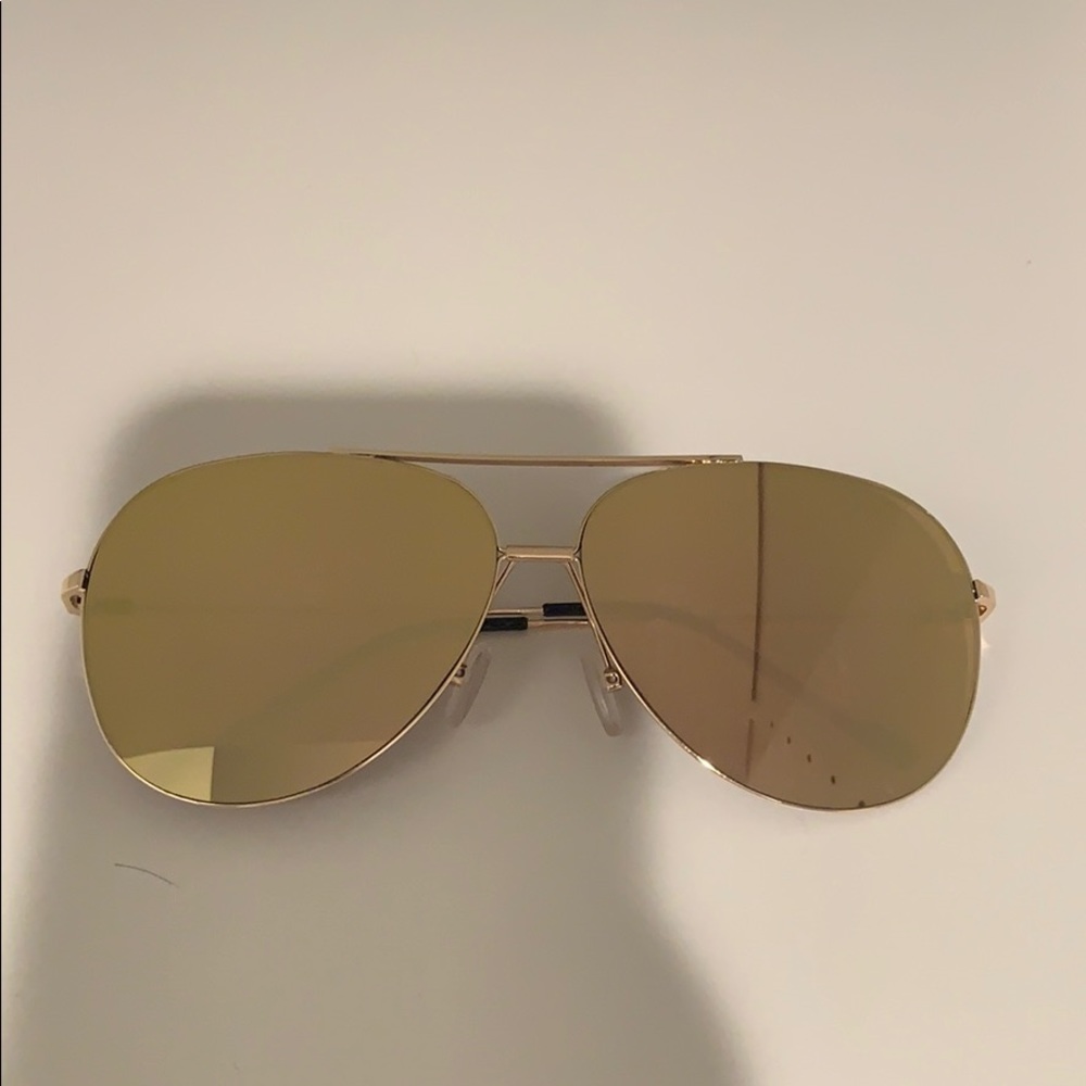 Pink mirror sunglasses